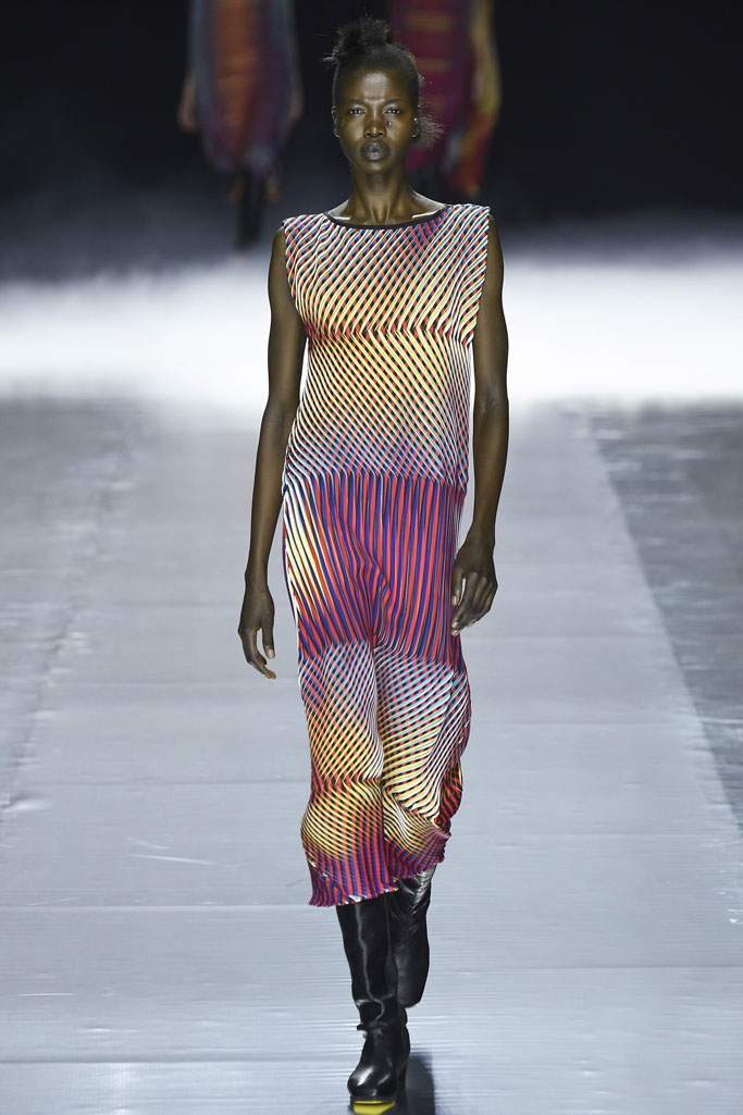 <a target='_blank' style='color: #666666;' href='http://brand.fengsung.com/IsseyMiyake/' >Issey Miyake</a> 2016秋冬流行发布