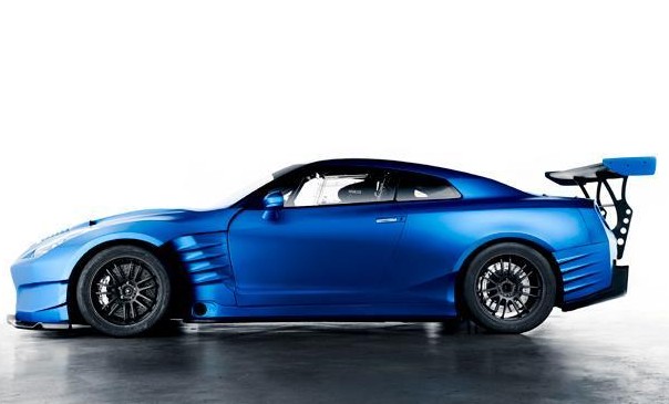 尼桑 GT-R 重度改装闪耀荧屏